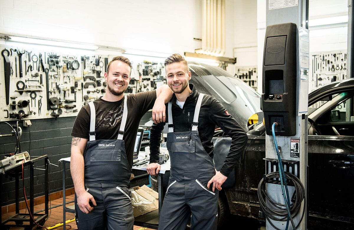 Ausbildung zum/zur KFZ-Mechatroniker/in error_file_does_not_exist