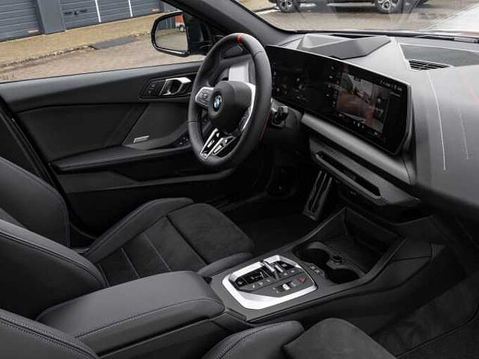 BMW M135 5-Türer xDrive Aut. /Innovation/PGD/DrAssPro